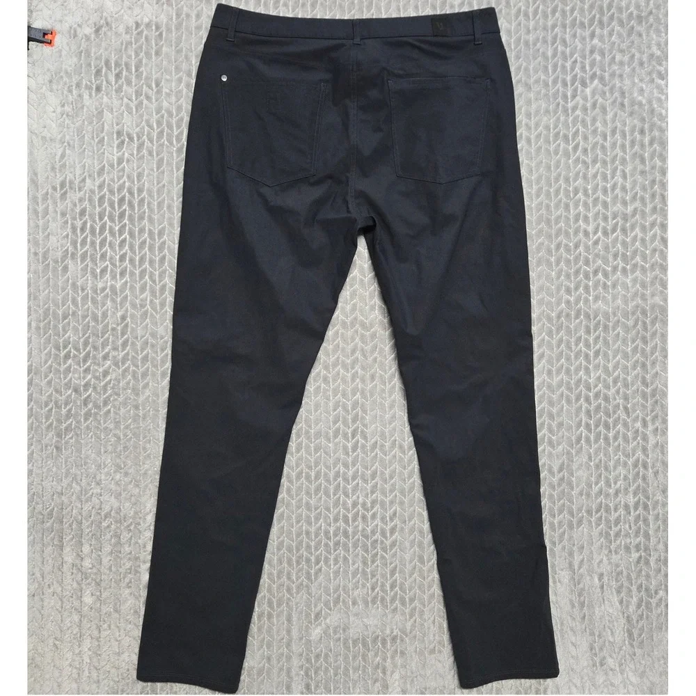 Vuori Meta Pant V430 Mens 36 Black Performance Straight Leg 5-Pocket Tech Pants